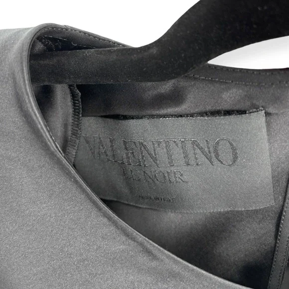 NWT Valentino Garavani Black Silk Satin Gown Le Noir Fall 24 $11,500 - Size US 8 - Picture 9 of 16